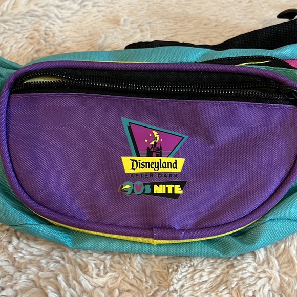 Disney After Dark official 90’s Nite Fanny Pack - Picture 2 of 4